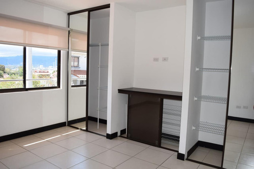 Alquilo Casa En Condominio Avenir, Santo Domingo Heredia, Cuenta Con Piscina, Gimnasio, Salón Fiestas, Co-working, Infantiles, Zonas Verdes