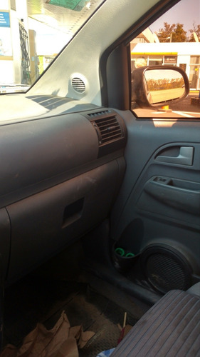 Volkswagen Suran 1.6 Comfortline 101cv 11a 2010