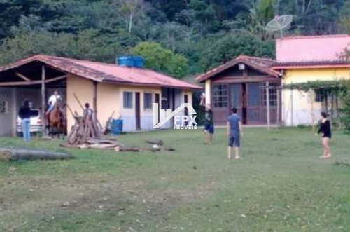 Chácara Com Suíte, Piscina E Lago Em Pedro De Toledo - Ch048