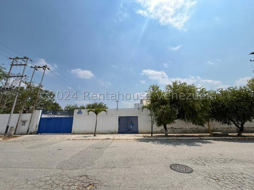Francisco Rojas Norscia Rentahouse Vende, Galpón Industrial En Barquisimeto, En La Zona Industrial Ii, 2 4 - 2 0 7 0 4, Ideal Para Tu Empresa, Procesadora O Almacén, Llama Ya, Invierte Con Rentahouse
