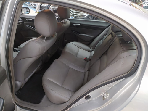 Imagem 8 de 10 de Honda Civic 1.8 Lxs 16v