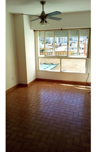 Imagen 3 de 14 de Departamento 1 Dormitorio- Cocina Separada- Salta Y Balcarce- Excelente Estado