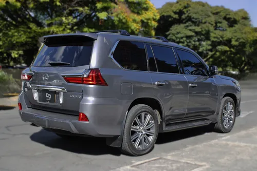Lexus LX 5.7 570