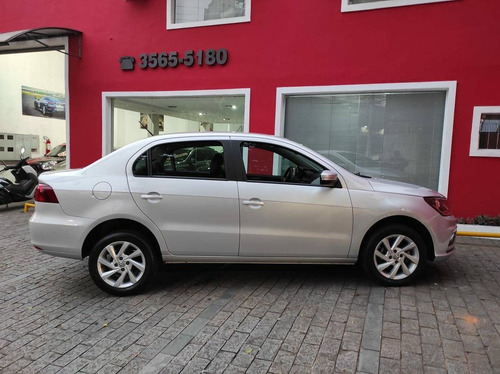 Imagem 4 de 15 de Volkswagen Voyage 1.6 16v Msi Totalflex 4p Automático