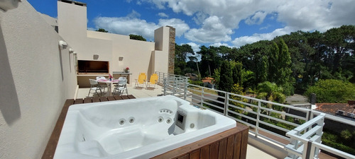 Espectacular Penthouse Con Terraza Parr. Y Jacuzzi Propio