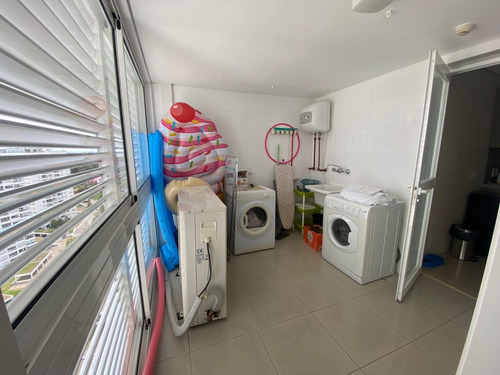 Imagen 25 de 28 de Venta - Apartamento 2 Dormitorios + Servicio Completo, Parada 18 De La Mansa, Punta Del Este.