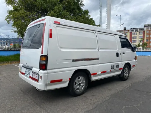Mitsubishi L300 2.0 Panel