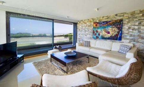Primera Fila De La Brava, Edificio Blue Bird, 3 Suites, Toilette, Dependencia, 2 Garages