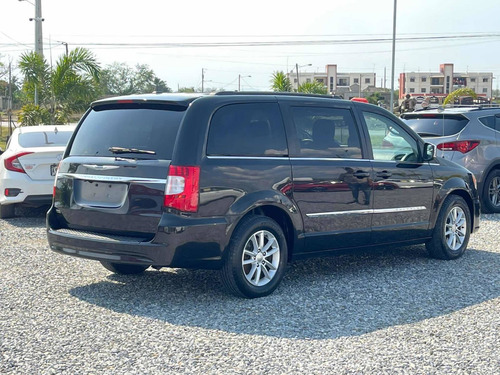 Imagen 7 de 15 de Chrysler Town Y Country Touri Americana