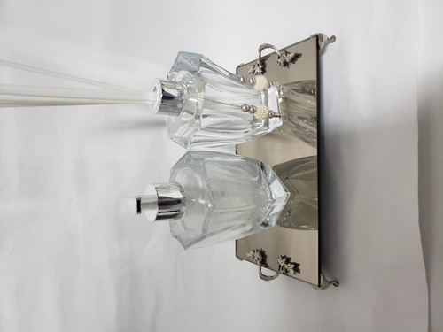 Imagem 3 de 5 de Kit Lavabo Frasco Elegance 210ml Transparente+bandeija