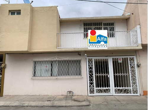 Casa En Venta En Fracc. La Pradera, Irapuato, Guanajuato.