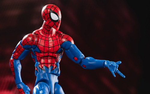 Figura Spider Man / House Of M / Marvel Legends (Usado)