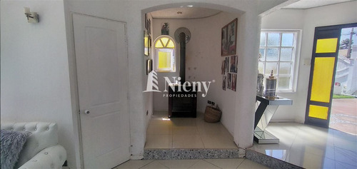 Casa En Venta De 4 Dorm. En Quilpué