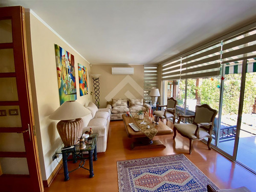 Casa En Venta De 4 Dorm. En La Reina