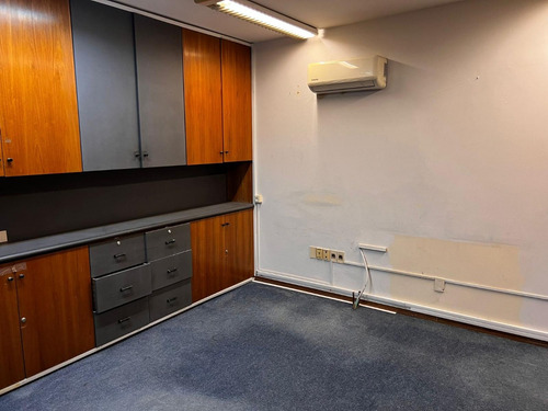 Ciudad Vieja Misiones Y Rincon, Cerca Del Puerto De Montevideo, Gran Oficina En Venta O Alquiler