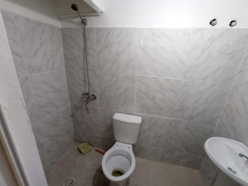Imagen 8 de 9 de Oficinas -apto Al Frente De 4 Ambientes, 2 Baños Y Cocina