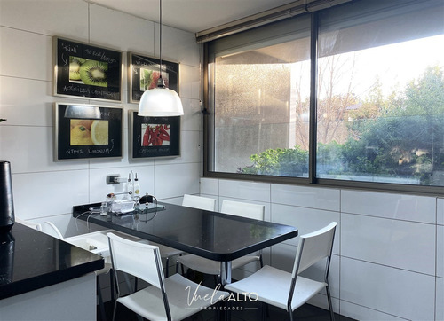 Exclusivo Departamento Dúplex En Venta / La Dehesa Central