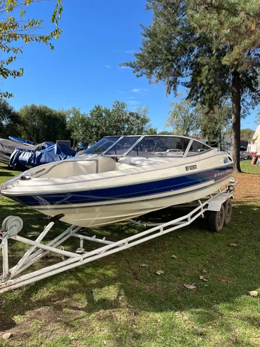Lancha Bayliner 1750 Capri Americana