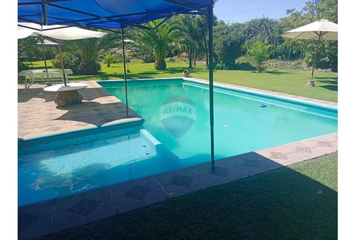 Venta De Hermosa Parcela Con Gran Casa Con Cava!!