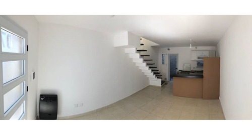 Imagen 3 de 12 de Oportunidad!! Vendo Dúplex En Villa Carlos Paz