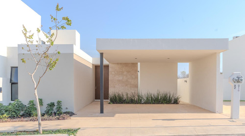 Casa En Venta Merida, En Fraccionamiento Real De Montejo, 1 Planta, Diciembre 2025.