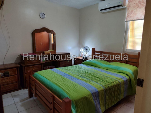 María E. Vende Cómodo Y Fresco Apartamento En Las Guacamayas, Lara#25-17031**