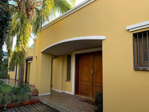 Venta Casa Pleno Villa Allende Golf-3 Dormitorios   Habitación De Huéspedes- A 250 Mts Del Club De Golf