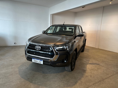 Toyota Hilux 2.8 Cd Srv 177cv 4x2 At