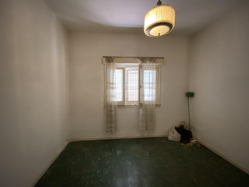2 Casas Construidas Con Terreno En Zona Industrial