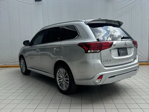 Mitsubishi Outlander 2.4 Se Cvt