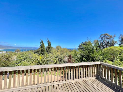 Venta De Interesante Casa A Pasos De Todo, Cachagua