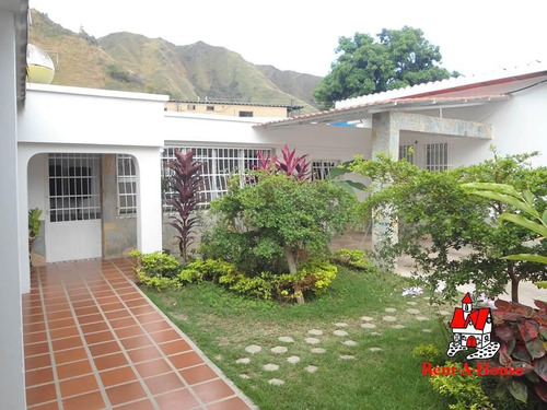 Asg Linda Casa En Venta La Pedrera Maracay 23-3843