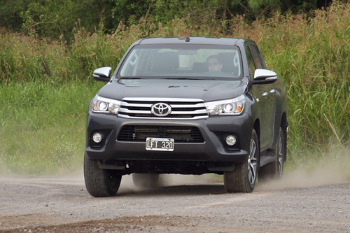Imagen 6 de 6 de Bumper Delantero Toyota Hilux 16-19