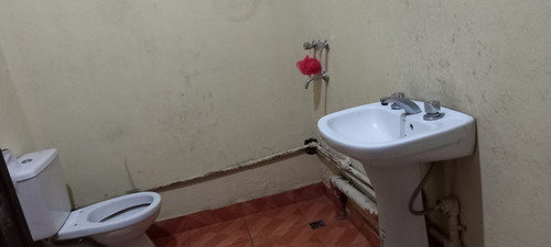 Imagen 2 de 7 de Se Alquila Deposito . Apto Guardado De Mercaderías O Fabricación.