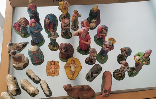 Antiguo Pesebre Años 40/50 . Son 29 Piezas (Usado)