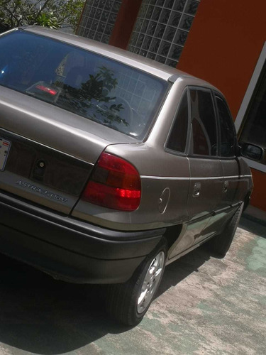 Imagen 4 de 11 de Chevrolet 96
