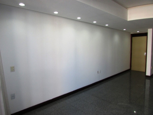 Imagem 3 de 30 de Apartamento 4 Quartos Sendo 3 Suítes (1 Suite Master Com Closet E Hidro) 190m2 Na Pituba - Iur498p - 70364986