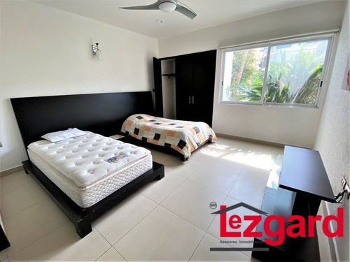 Excelente Residencia Diseñada Con Un Enfoque Moderno Y Funcional, Espacios Luminosos Y Abiertos Crean Una Atmósfera Acogedora En Cada Rincón