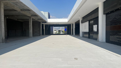Local En Renta Plaza Antares. León Gto. 1,285 M2