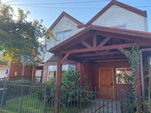 Casa En Excelente Barrio Residencial
