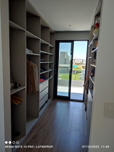 Imagen 10 de 28 de Fantástica Casa En Venta, Nueva Y Amoblada. Fondo Al Lago. B° Terralagos Canning