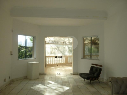 Imagem 3 de 30 de Ampla Casa Localizada Ao Lado Do Estadio Do Pacaembú. - Reo145987