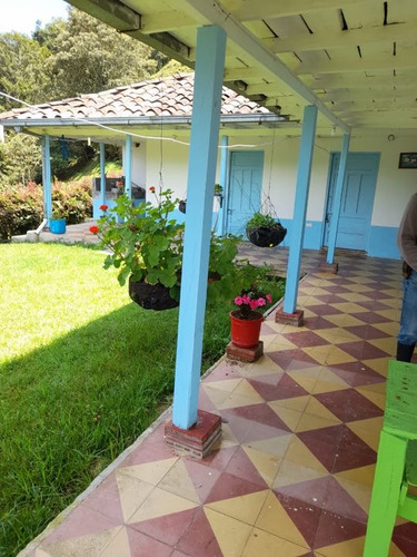 Linda Casa Finca Tradicional En Venta Con Linda Vista - La Unión Ant.