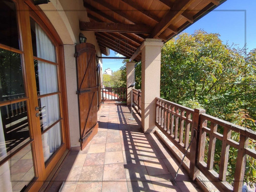 Imagen 16 de 30 de Exclusivo Chalet 5 Amb. Con Piscina