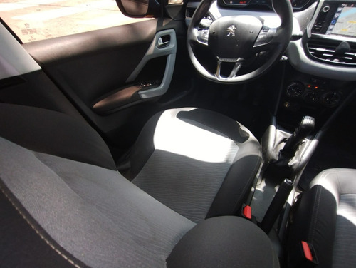 Imagen 14 de 25 de Peugeot 208 Allure 1.6 Modelo 2015 126.000 Kms