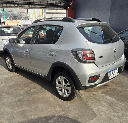 Renault Sandero Stepway 1.6 Privilege 105cv