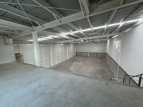 Bodega Junto Piq Con Andén Autonivelable Y Rampa
