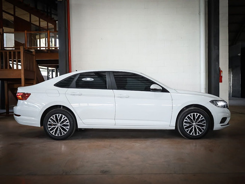 Imagen 4 de 15 de Volkswagen Vento 2019 1.4 Comfortline 150cv At