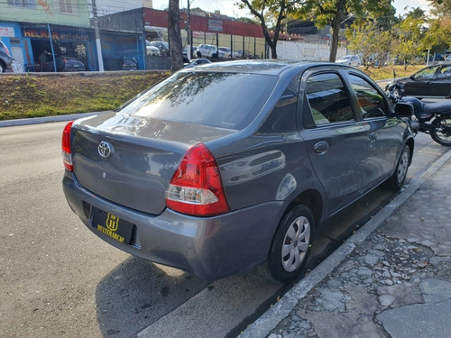 Imagem 6 de 10 de Toyota Etios 2013 1.5 16v Xs 4p
