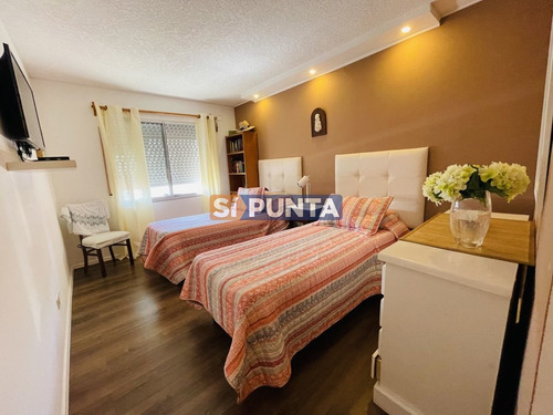 Imagen 17 de 26 de Excelente Apartamento Reciclado En Parada 1 Brava